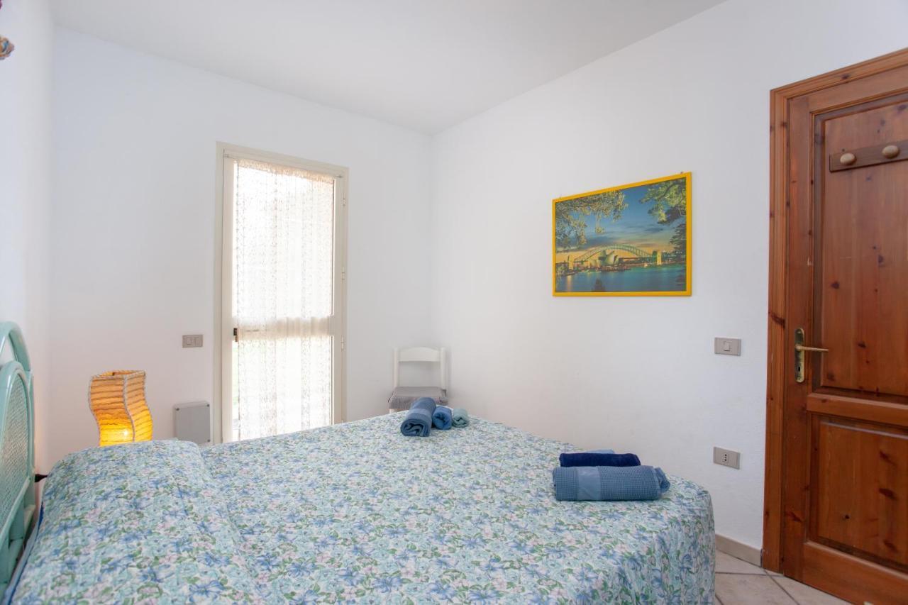 Residence Le Colonnine San Teodoro  Bagian luar foto