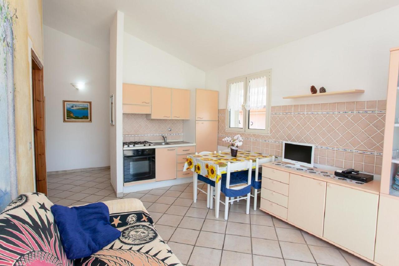 Residence Le Colonnine San Teodoro  Bagian luar foto