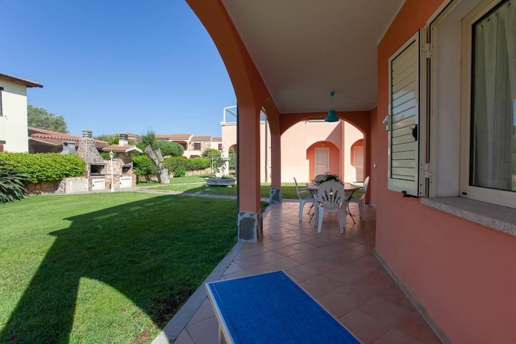Residence Le Colonnine San Teodoro  Bagian luar foto