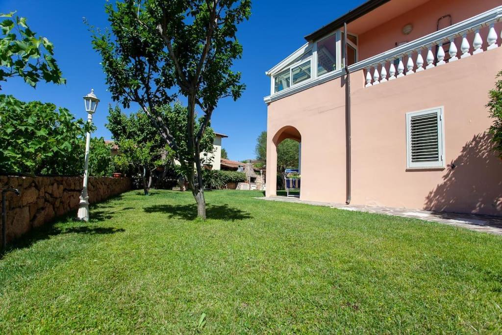 Residence Le Colonnine San Teodoro  Bagian luar foto