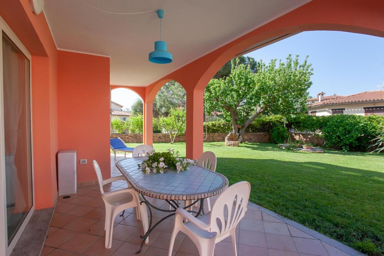 Residence Le Colonnine San Teodoro  Bagian luar foto