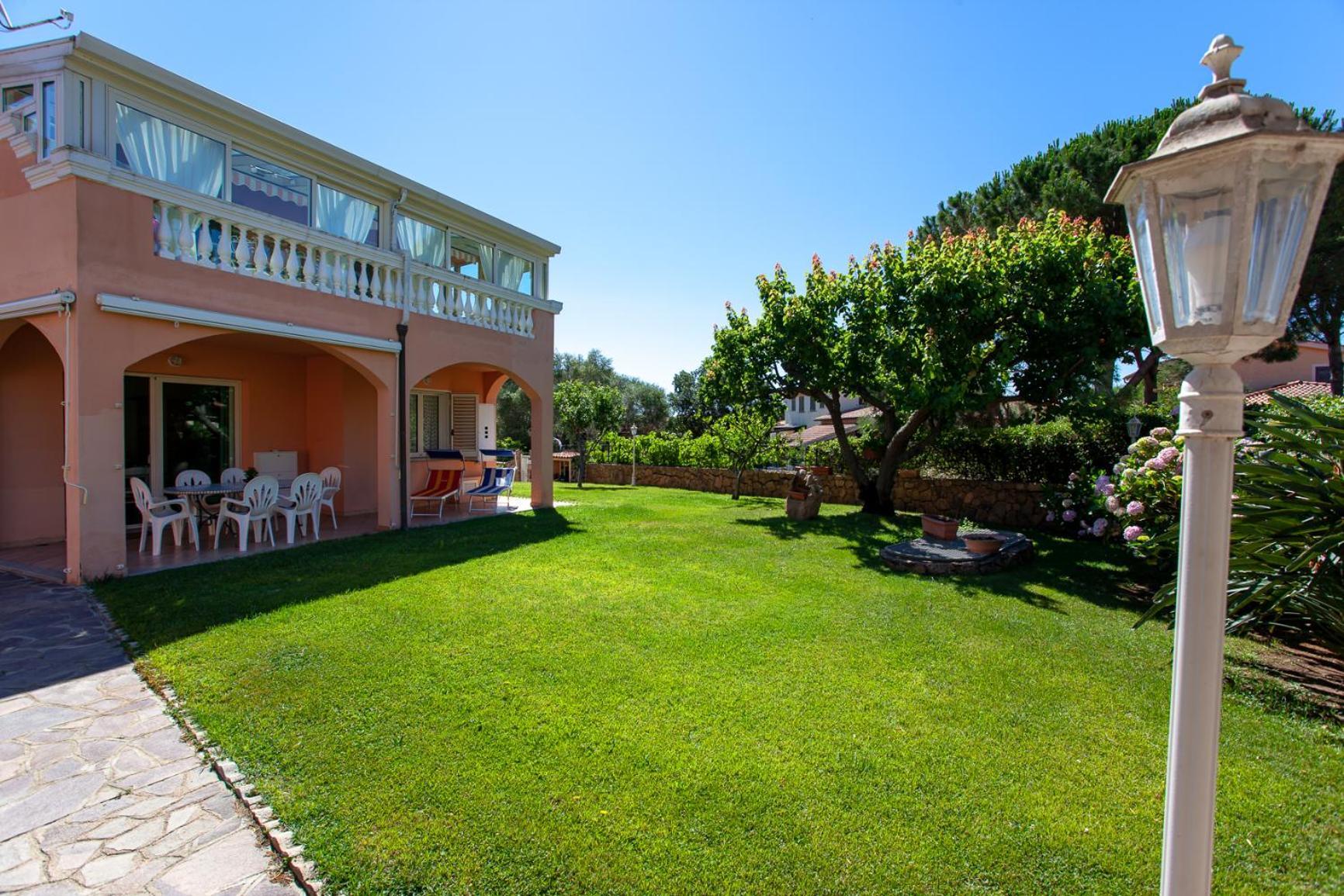 Residence Le Colonnine San Teodoro  Bagian luar foto